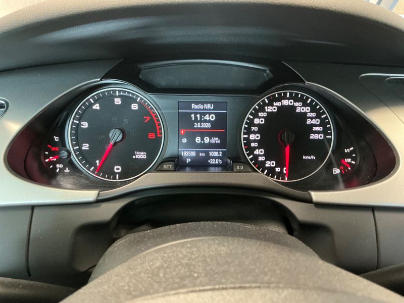 Audi A4 2.0 TFSI quattro Attraction — zdjęcie 13