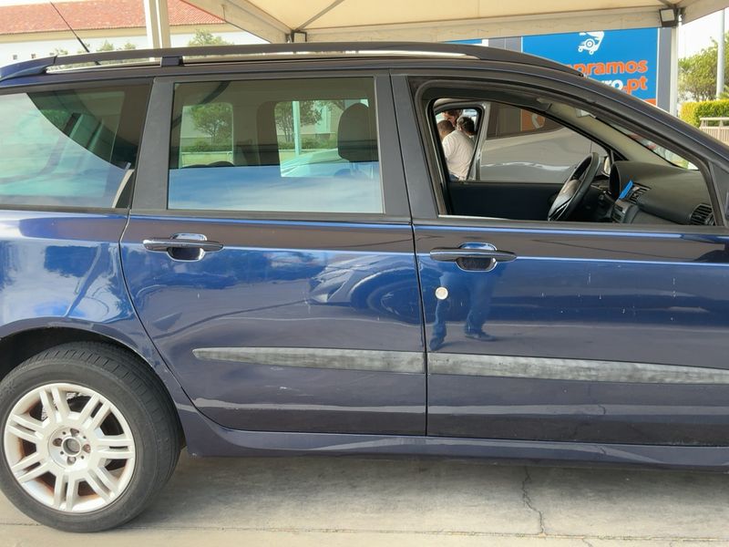 Fiat Stilo 1.9 JTD 115 Dynamic — zdjęcie 7