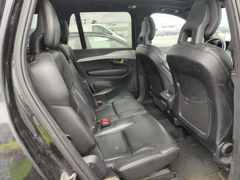 Volvo XC90 2.0 D5 Momentum AWD — zdjęcie 14