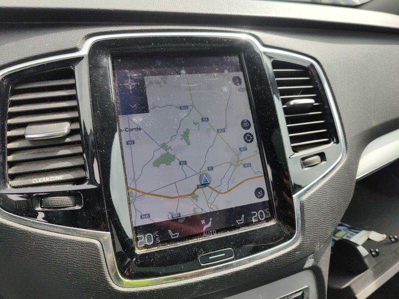 Volvo XC90 2.0 D5 Momentum AWD — zdjęcie 13