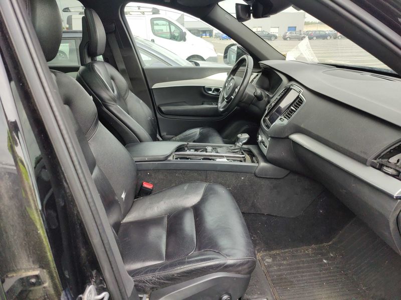 Volvo XC90 2.0 D5 Momentum AWD — zdjęcie 10