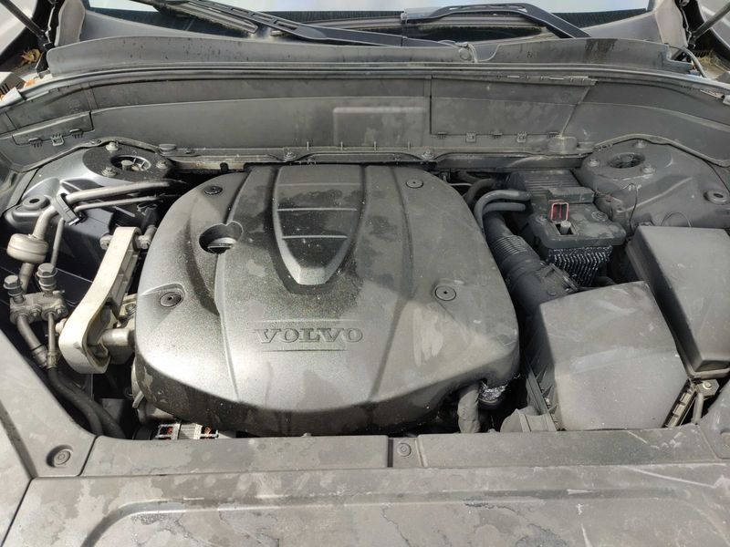 Volvo XC90 2.0 D5 Momentum AWD — zdjęcie 8