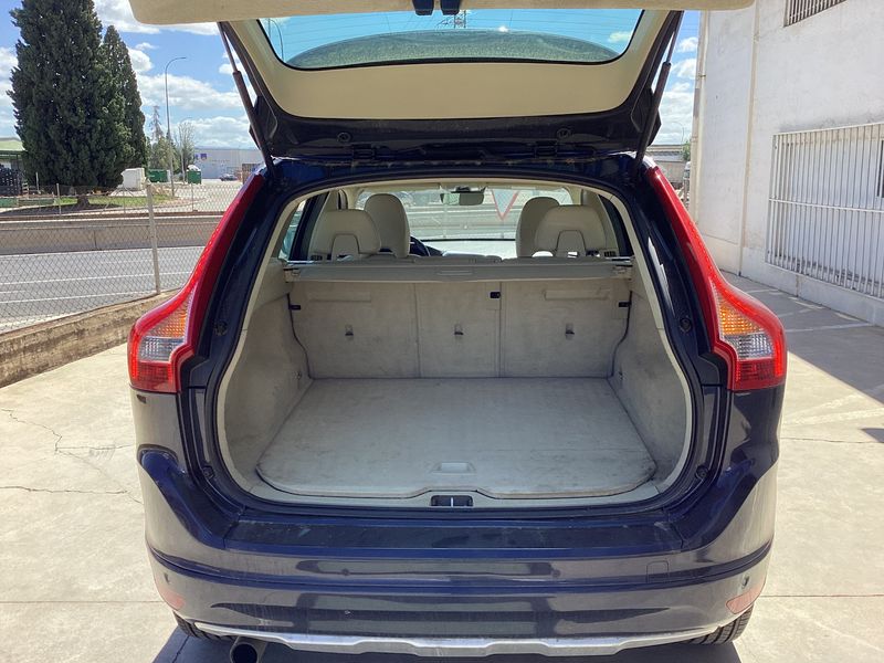 Volvo XC60 2.0 D3 Kinetic 2WD — zdjęcie 10