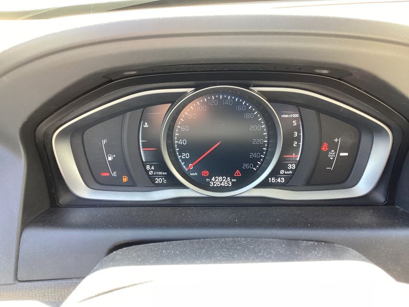 Volvo XC60 2.0 D3 Kinetic 2WD — zdjęcie 13