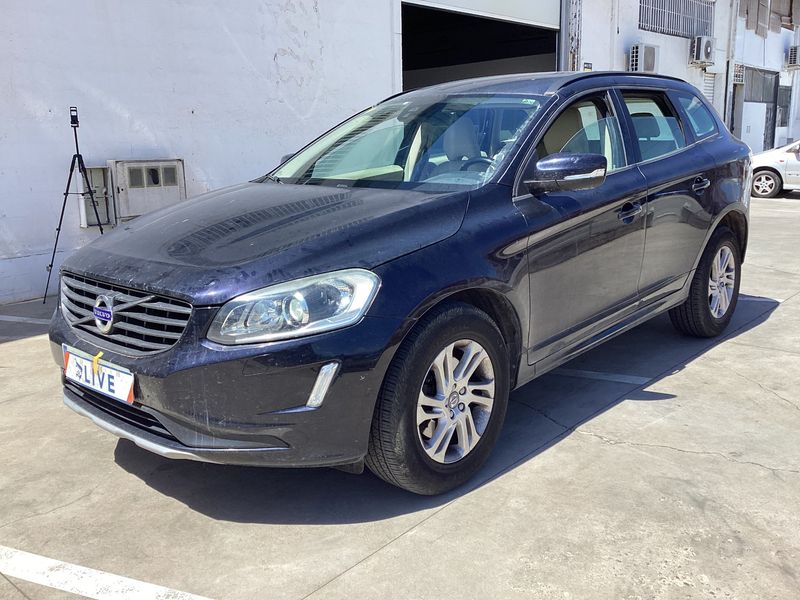 Volvo XC60 2.0 D3 Kinetic 2WD — zdjęcie 1