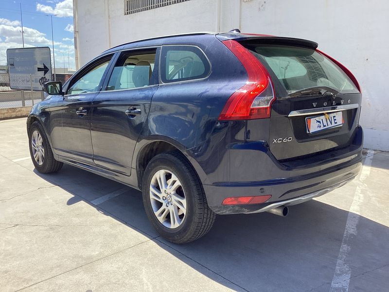 Volvo XC60 2.0 D3 Kinetic 2WD — zdjęcie 3