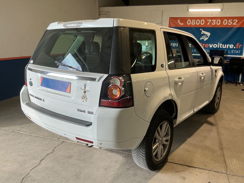 Land Rover Freelander 2.2 Td4 SE — zdjęcie 2