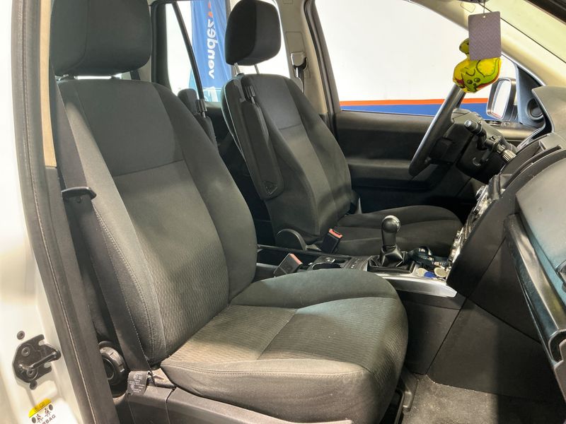 Land Rover Freelander 2.2 Td4 SE — zdjęcie 3