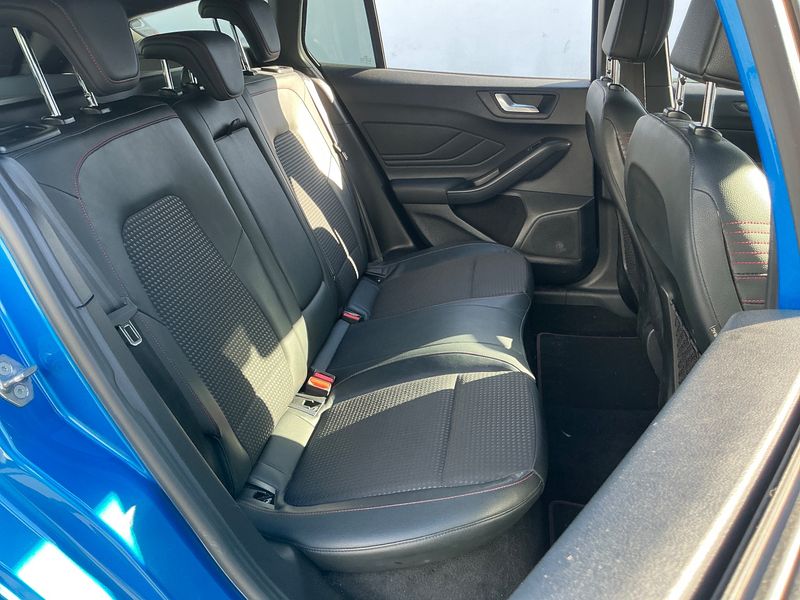 Ford Focus 1.0 EcoBoost ST-Line — zdjęcie 14