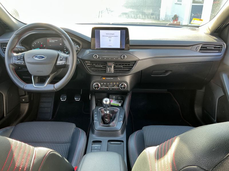 Ford Focus 1.0 EcoBoost ST-Line — zdjęcie 12