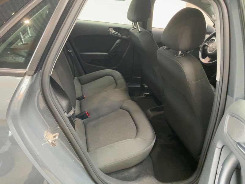 Audi A1 Sportback 1.0 TFSI — zdjęcie 14