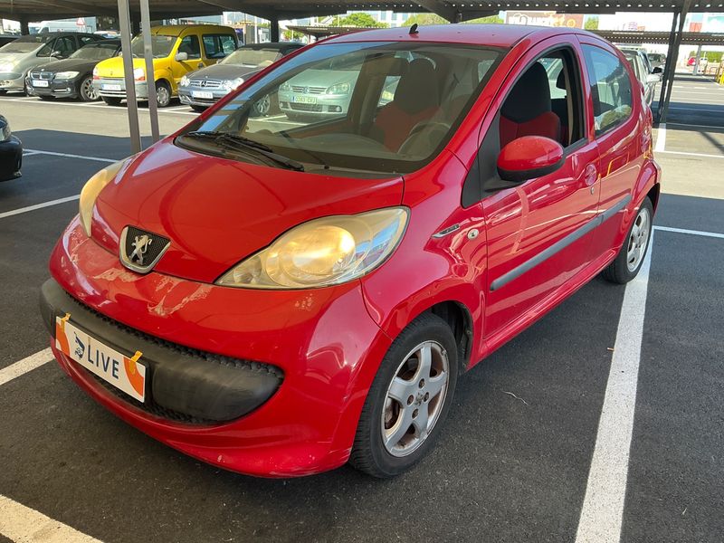 Peugeot 107 1.4 HDi Urban Move — zdjęcie 1