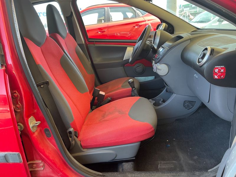 Peugeot 107 1.4 HDi Urban Move — zdjęcie 3