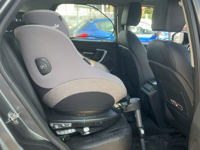 Land Rover Discovery Sport 2.0 Td4 HSE — zdjęcie 14