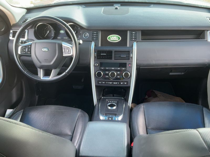 Land Rover Discovery Sport 2.0 Td4 HSE — zdjęcie 12