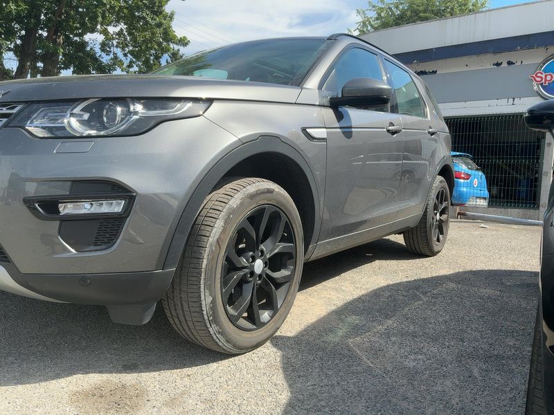 Land Rover Discovery Sport 2.0 Td4 HSE — zdjęcie 2