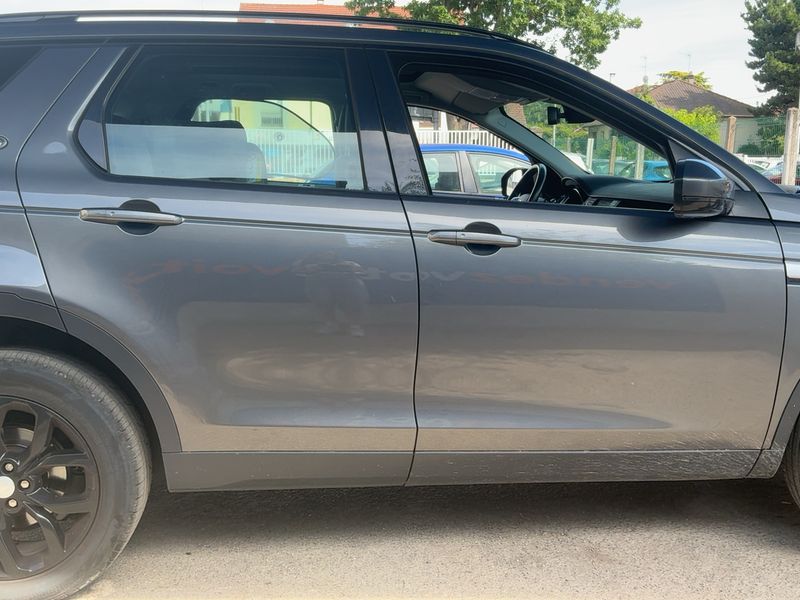 Land Rover Discovery Sport 2.0 Td4 HSE — zdjęcie 7