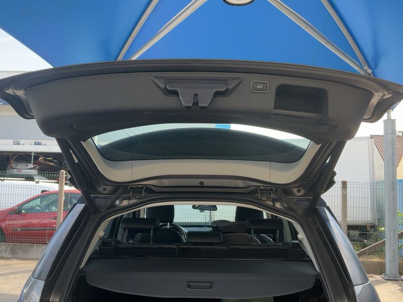 Land Rover Discovery Sport 2.0 Td4 HSE — zdjęcie 10
