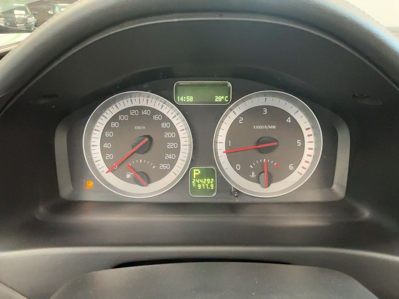 Volvo C70 2.0 D3 Inscription — zdjęcie 13