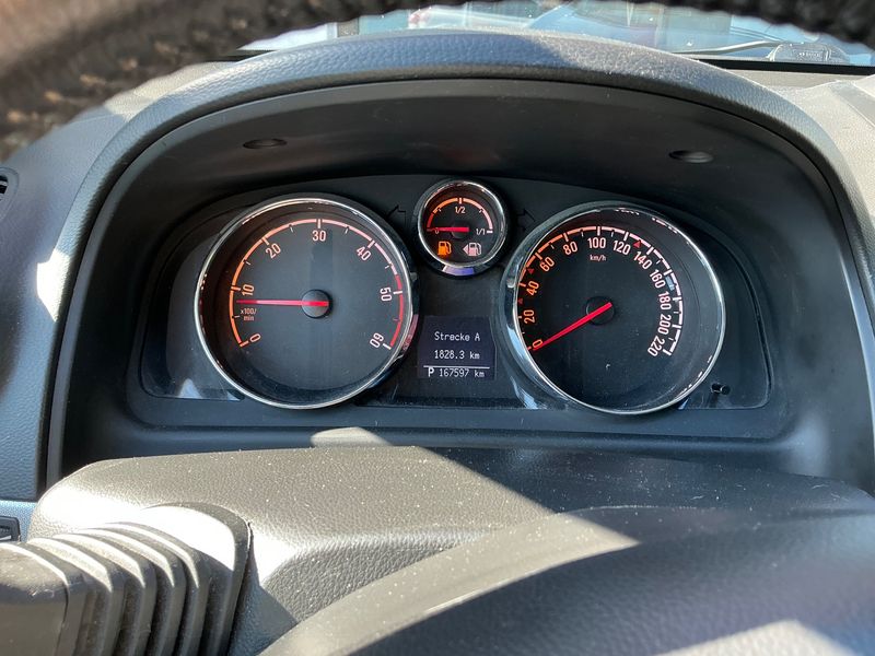 Opel Antara 2.2 CDTI Cosmo 4x4 — zdjęcie 13