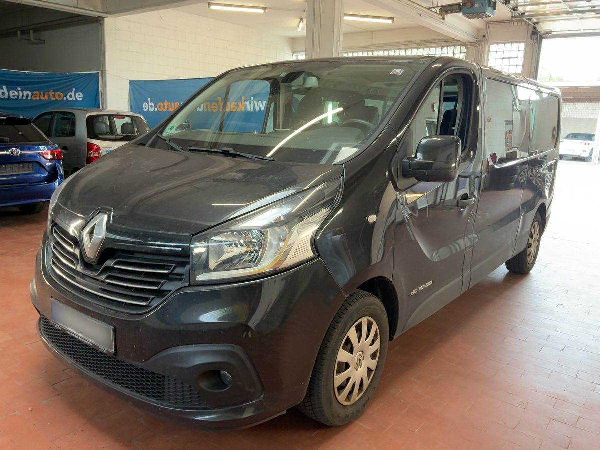 Renault Trafic 2016 — photo 1
