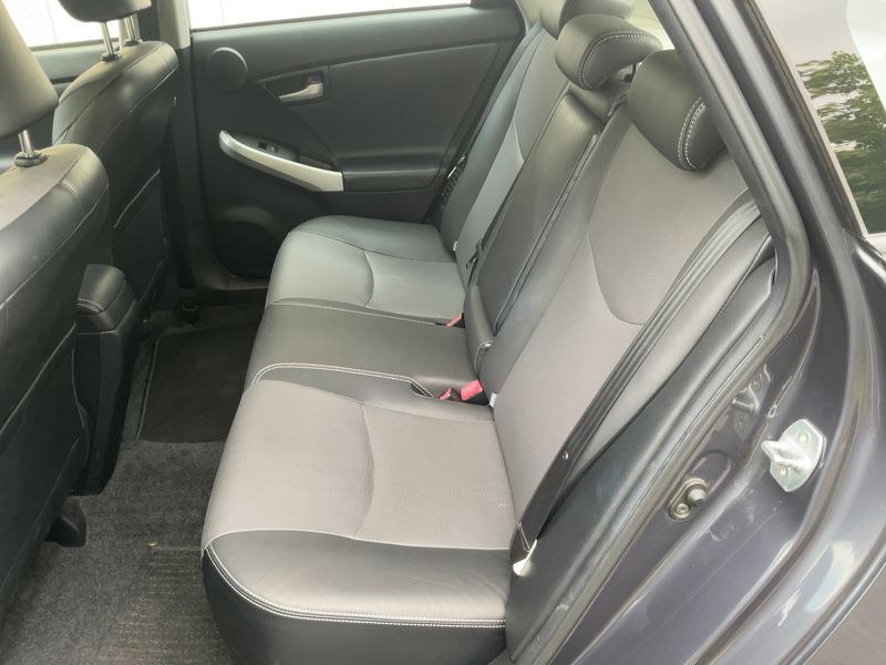 Toyota Prius 1.8 Premium — zdjęcie 14