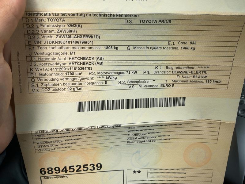 Toyota Prius 1.8 Premium — zdjęcie 15