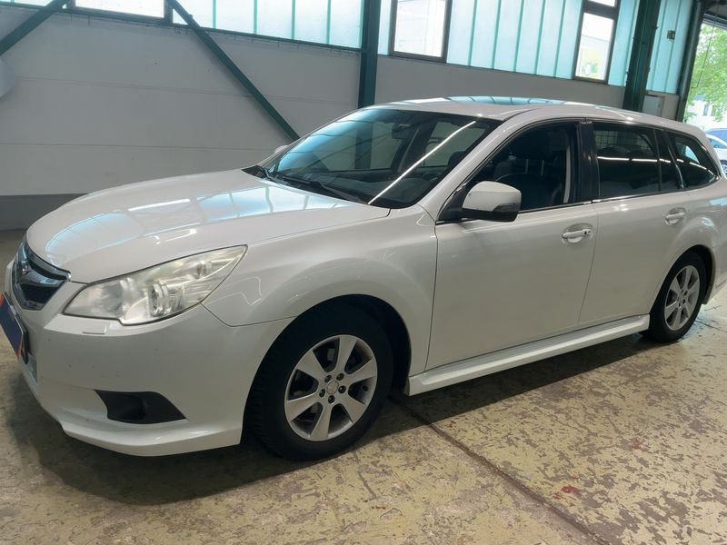 Subaru Legacy 2.5 Comfort — zdjęcie 2