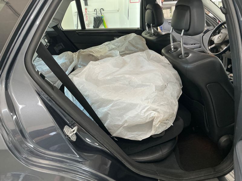 Mercedes-Benz E-Klasse E 220 CDI T BlueEfficiency Avantgarde 2011 – снимка 26