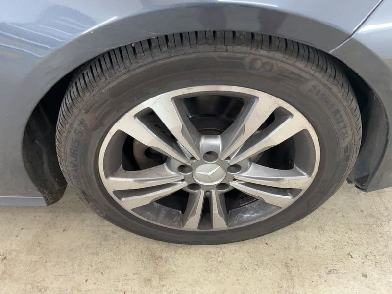 Mercedes-Benz E-Klasse E 220 CDI T BlueEfficiency Avantgarde 2011 – снимка 11
