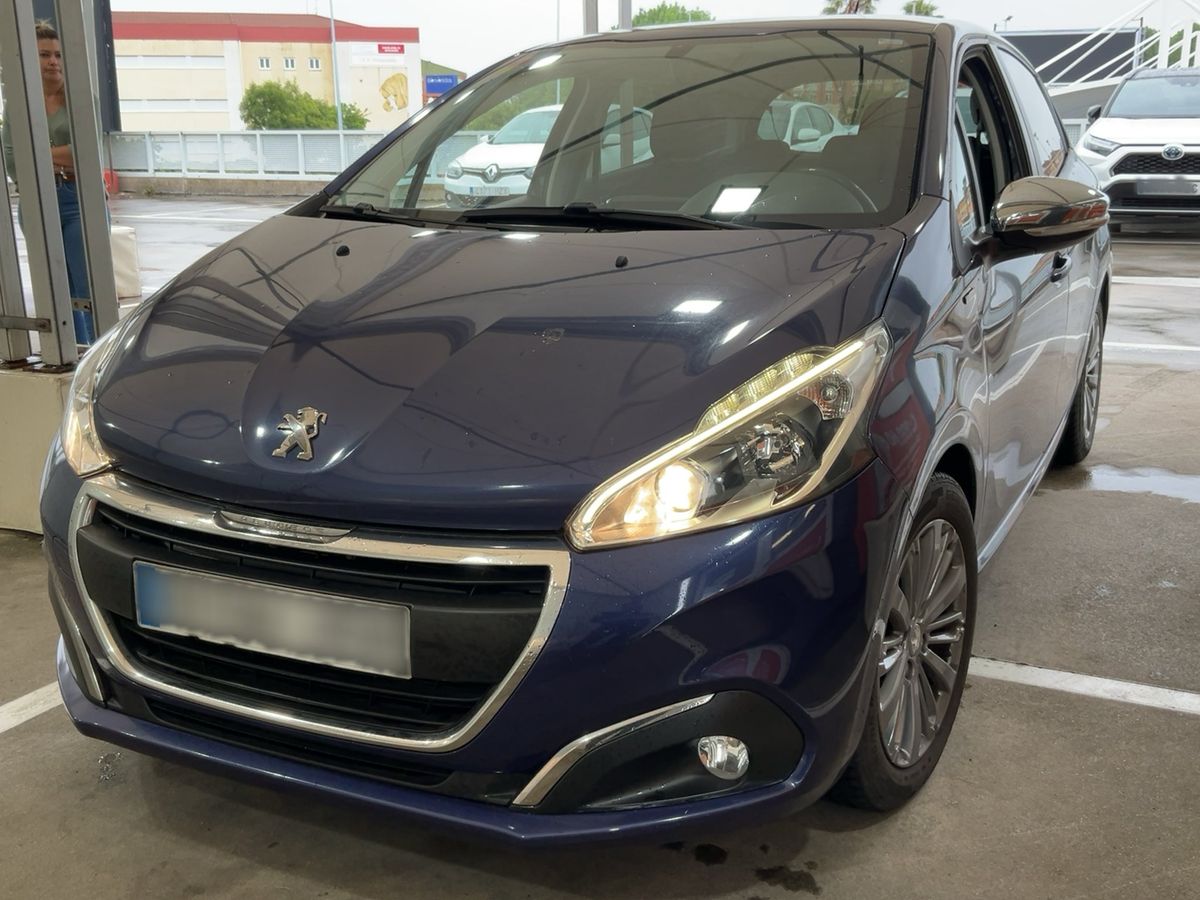 Peugeot 208 2016