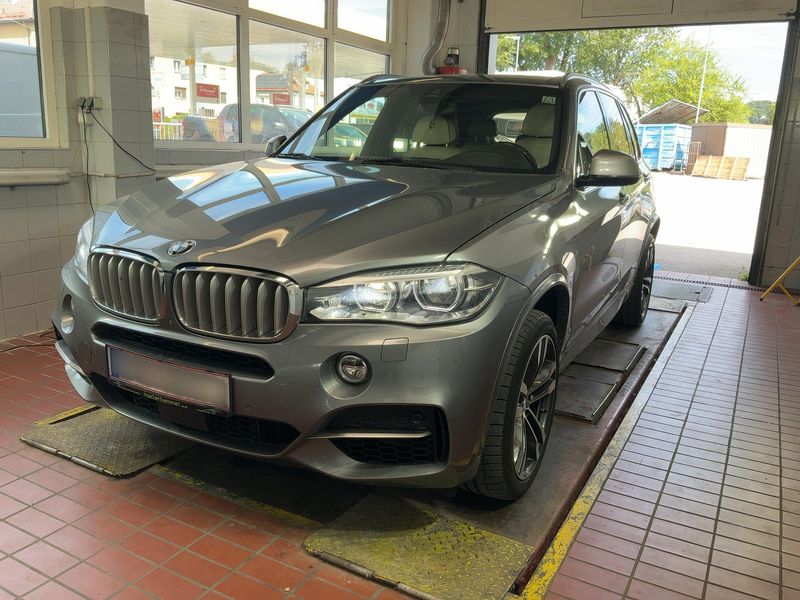 BMW X5 M50d