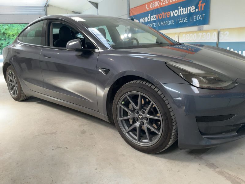 Tesla Model 3 Standard Range Plus — zdjęcie 8