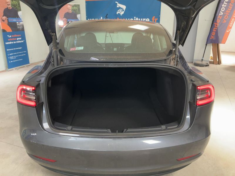 Tesla Model 3 Standard Range Plus — zdjęcie 10