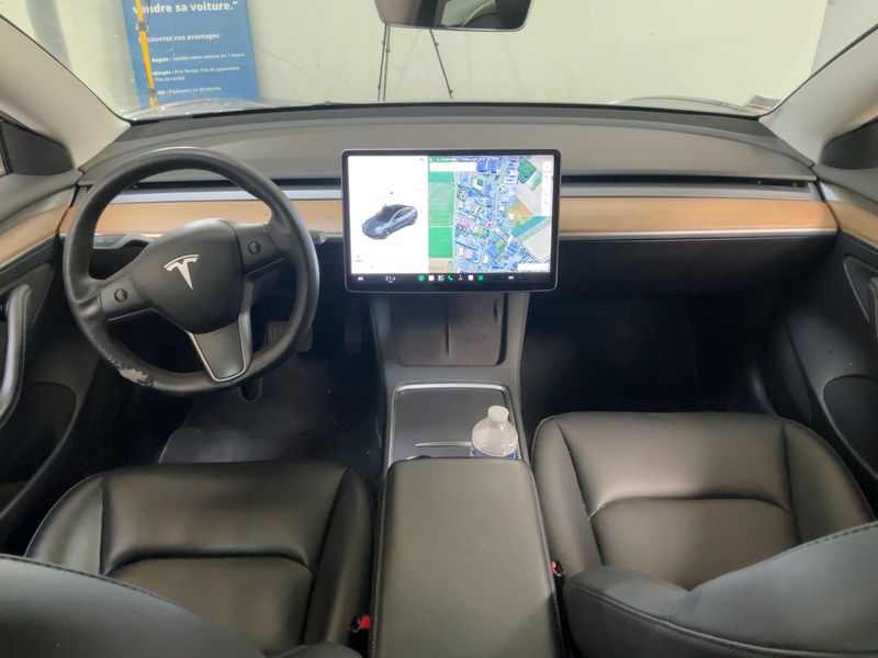 Tesla Model 3 Standard Range Plus — zdjęcie 12