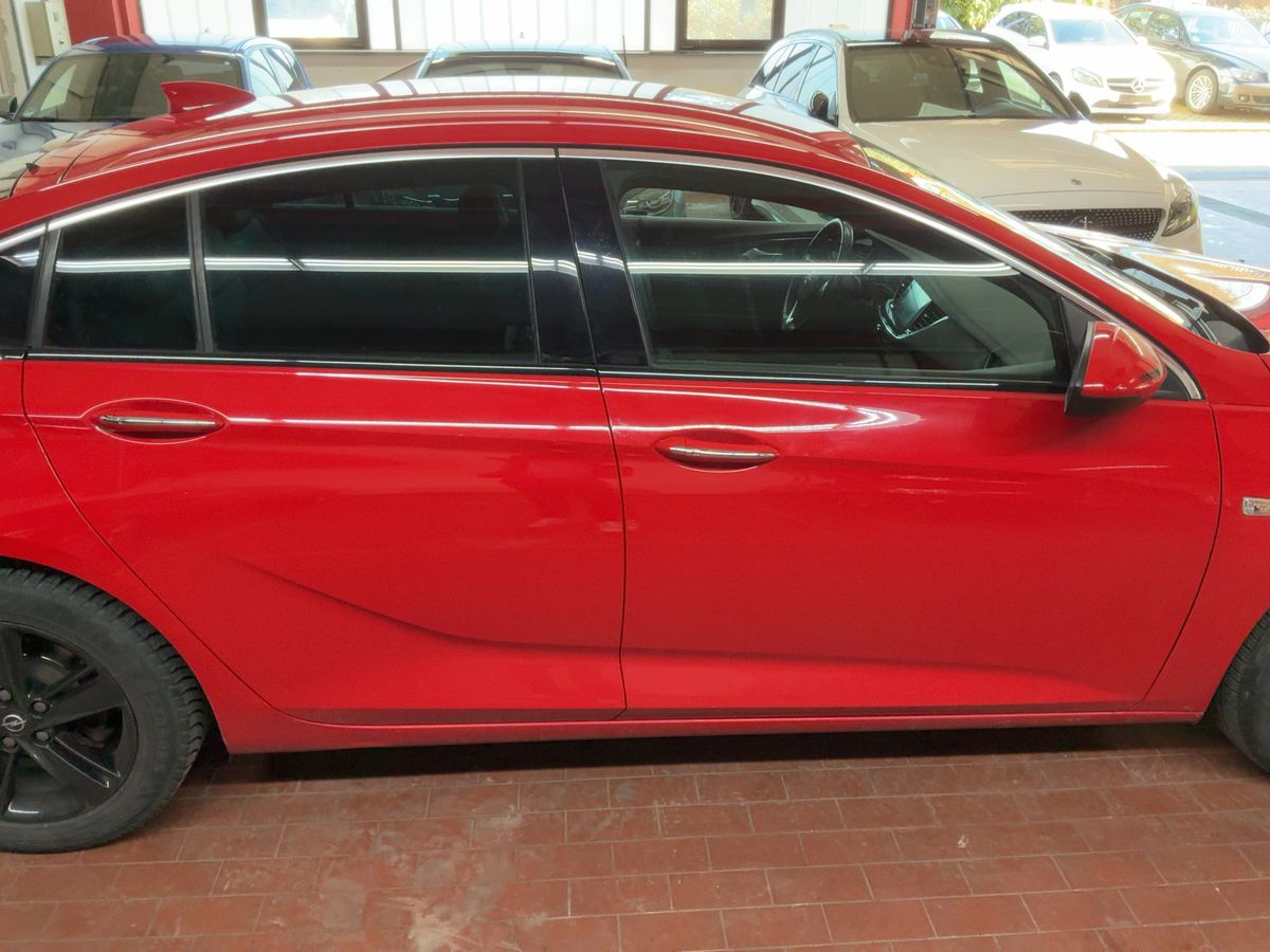 Opel Insignia 2017 — photo 11