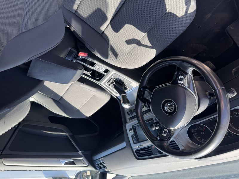 Volkswagen Golf VII 1.6 TDI Business BlueMotion Tech — zdjęcie 11