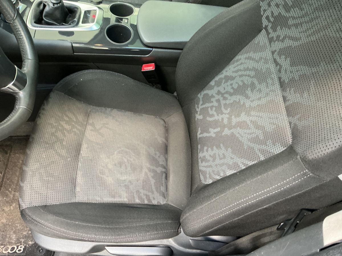 Peugeot 3008 2011 — photo 29