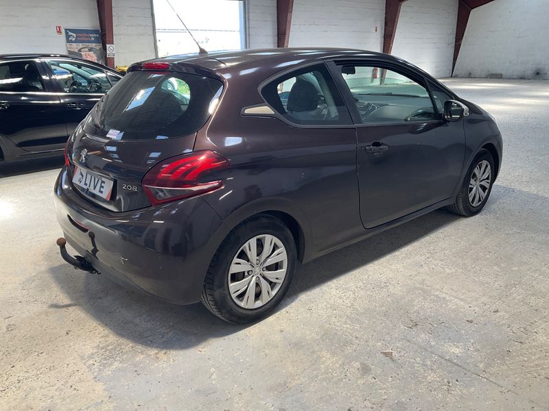 Peugeot 208 1.2 VTi Access — zdjęcie 2