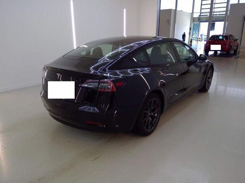 Tesla Model 3 Standard Range Plus RWD — zdjęcie 2