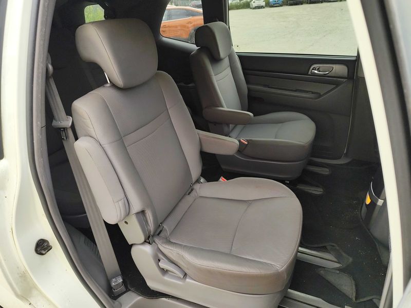 Ssangyong Rodius 2.0 TD Xdi — zdjęcie 14