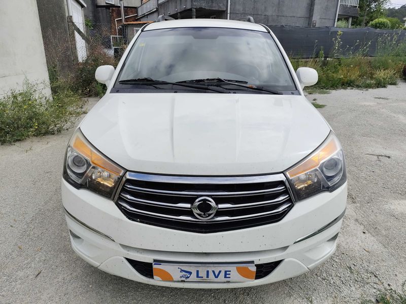 Ssangyong Rodius 2.0 TD Xdi — zdjęcie 7