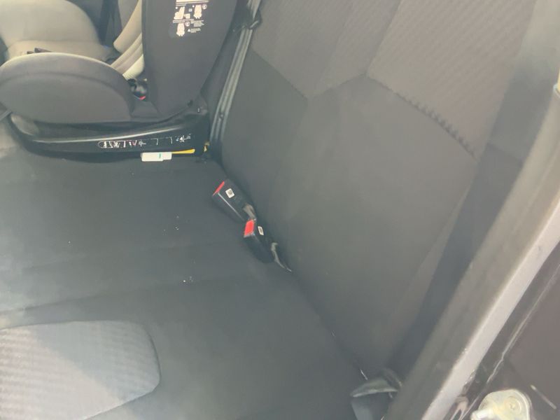 Mahindra KUV 100 1.2 K8 — zdjęcie 14