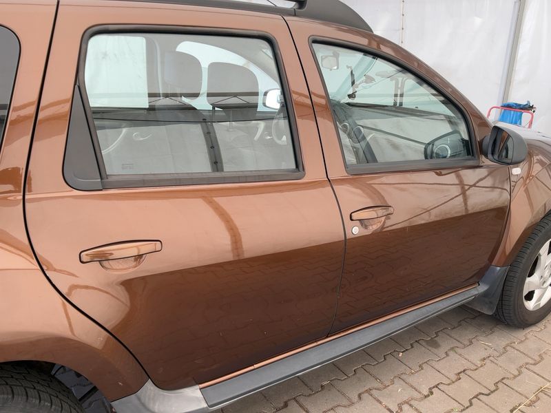 Dacia Duster 1.6 Laureate 4x4 2013 – снимка 10