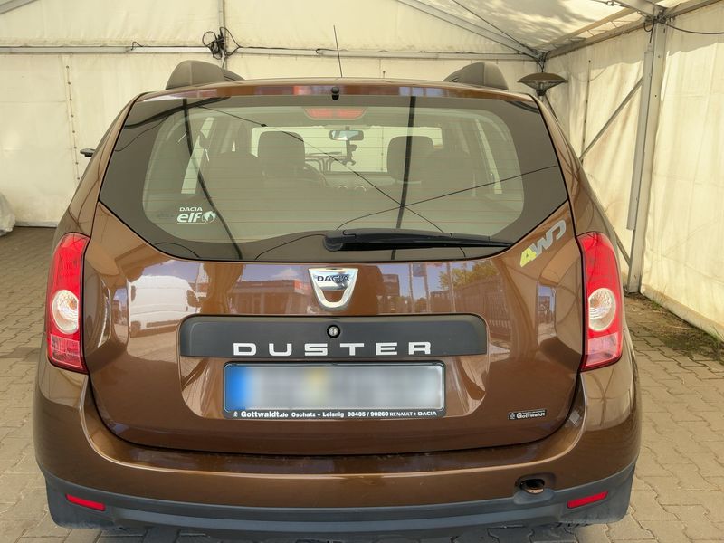 Dacia Duster 1.6 Laureate 4x4 2013 – снимка 7