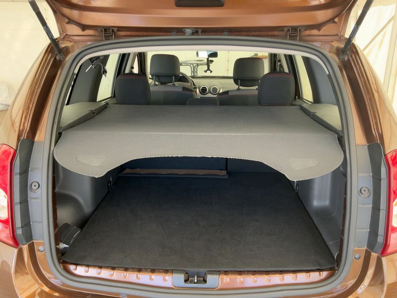 Dacia Duster 1.6 Laureate 4x4 2013 – снимка 15