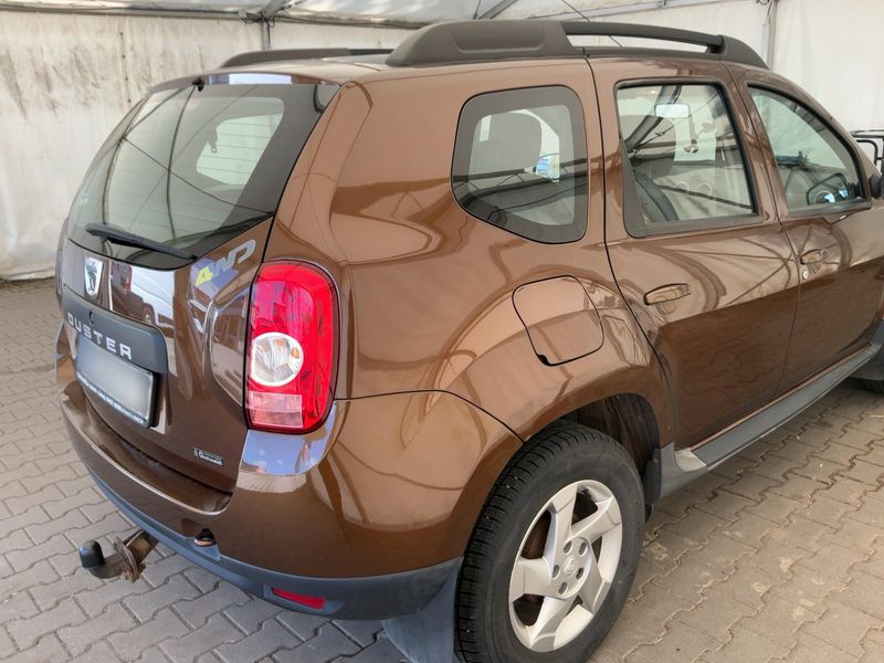 Dacia Duster 1.6 Laureate 4x4 2013 – снимка 8