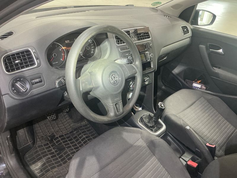 Volkswagen Polo 1.4 FSI Comfortline 2011 – снимка 32