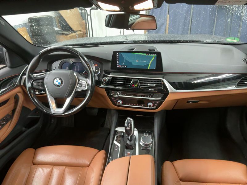 BMW 5er 530d xDrive — zdjęcie 12