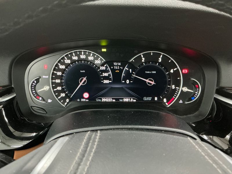 BMW 5er 530d xDrive — zdjęcie 13